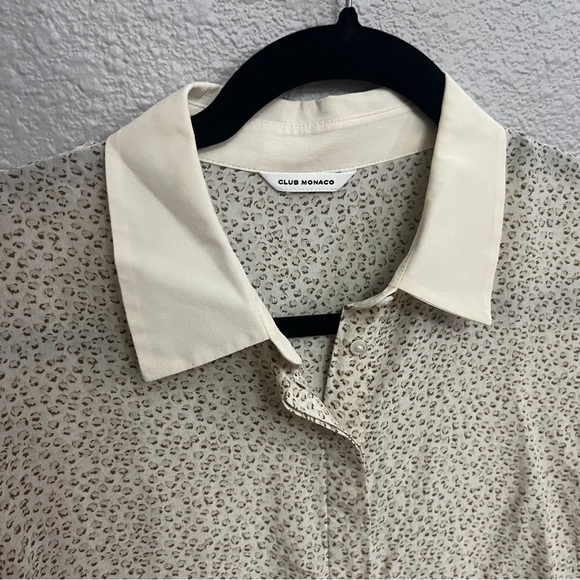 Club Manaco silk minimalist button down blouse (Size: best for xs/s) - Picture 2 of 4